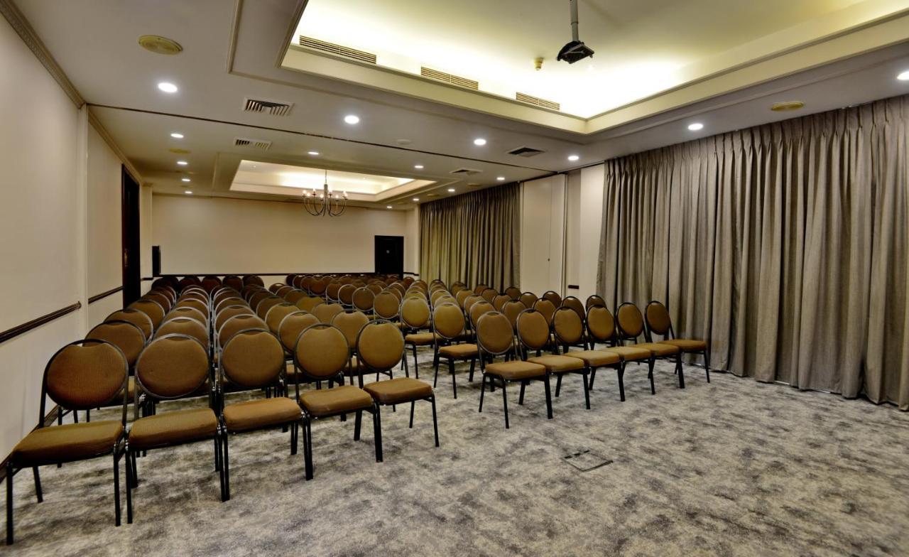 The Centurion Hotel Екстер'єр фото