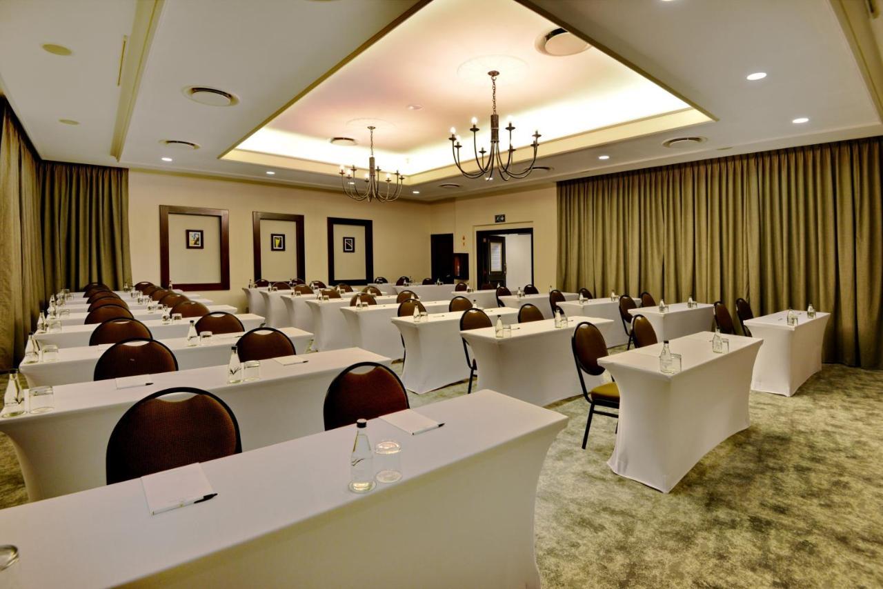 The Centurion Hotel Екстер'єр фото