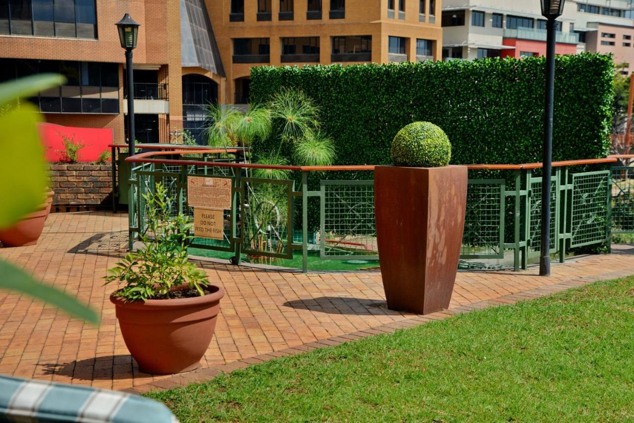 The Centurion Hotel Екстер'єр фото
