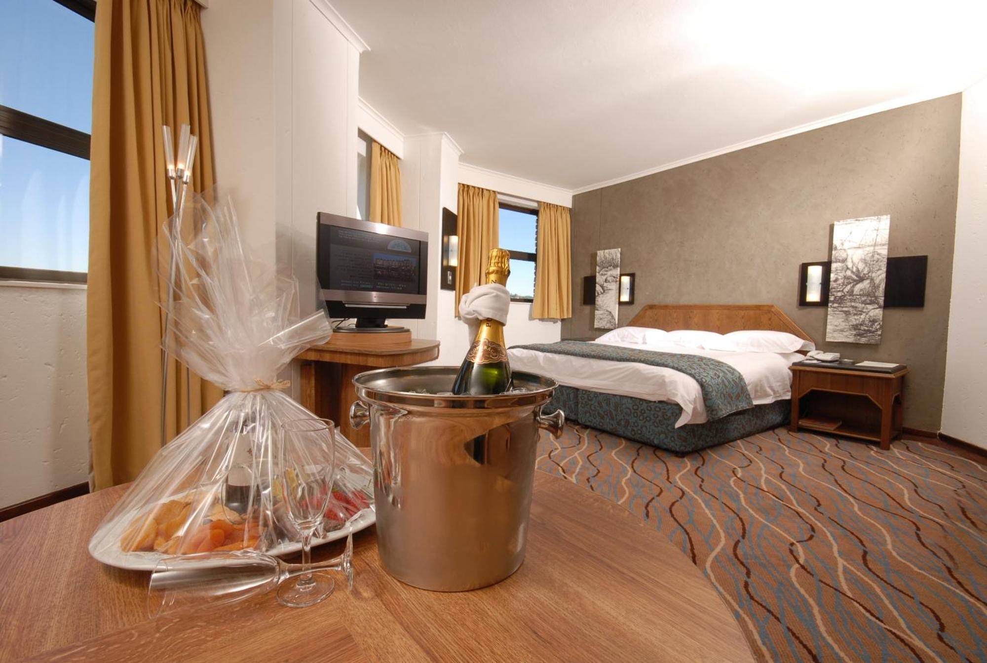 The Centurion Hotel Екстер'єр фото