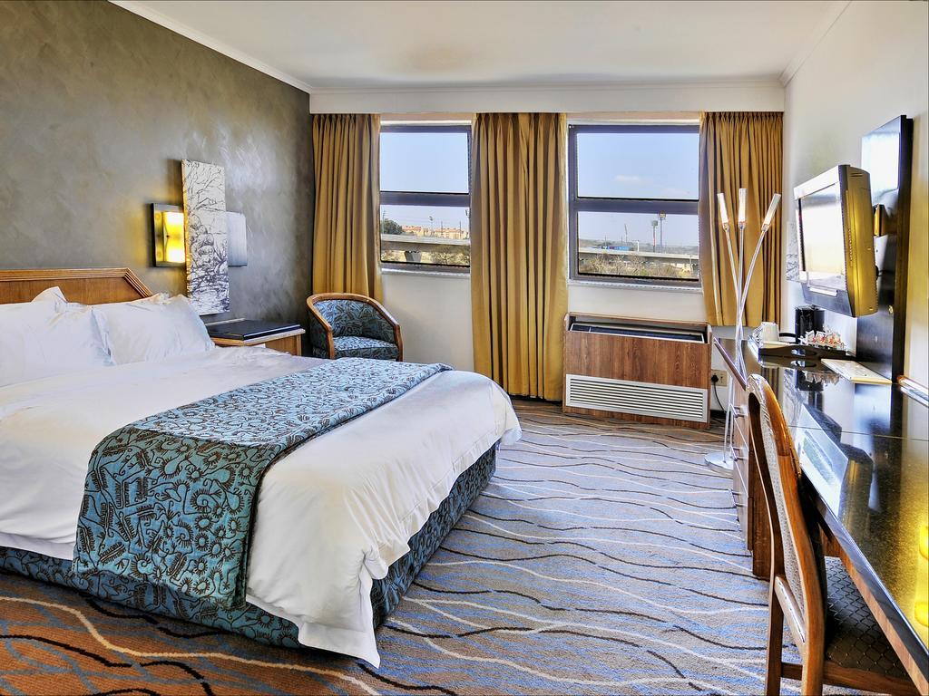 The Centurion Hotel Екстер'єр фото