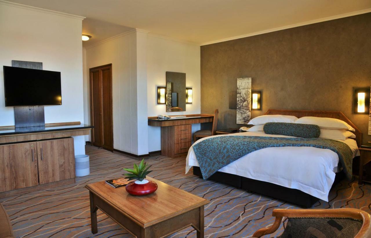 The Centurion Hotel Екстер'єр фото