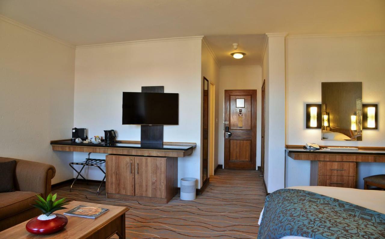 The Centurion Hotel Екстер'єр фото